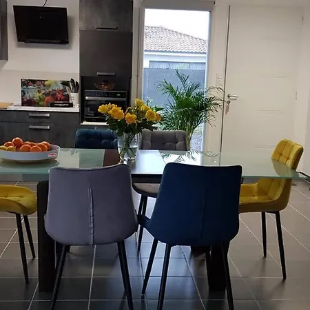 Maison Moderne à Idéale Pour Un Au Calme